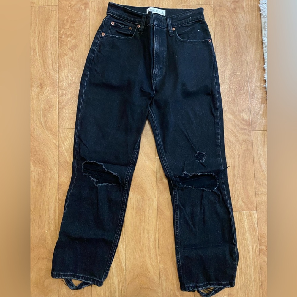 Abercrombie Women’s Straight Leg Jeans (Barely Worn)